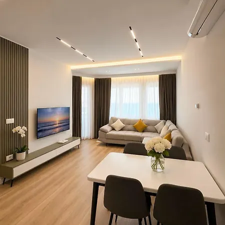 Seascape Premium Beachfront Golem Lejlighed *