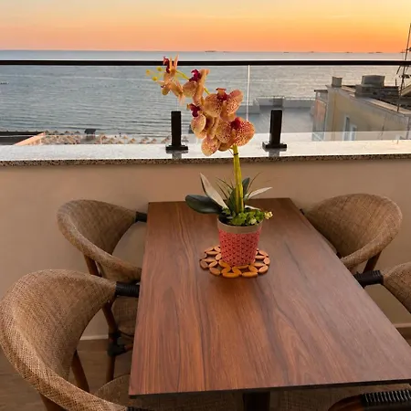 Seascape Premium Beachfront Golem Lejlighed Durrës