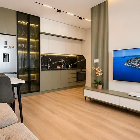 Seascape Premium Beachfront Golem * Δυρράχιο